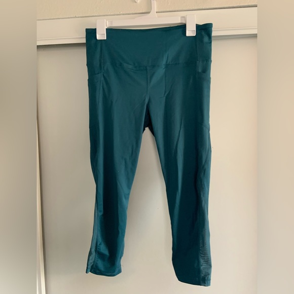 Velocity Pants - Turquoise cropped leggings